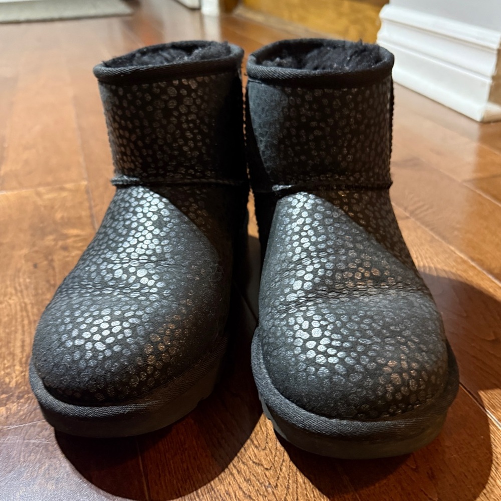 UGG Classic Mini Metallic Boots – Size 6 (Like New!)